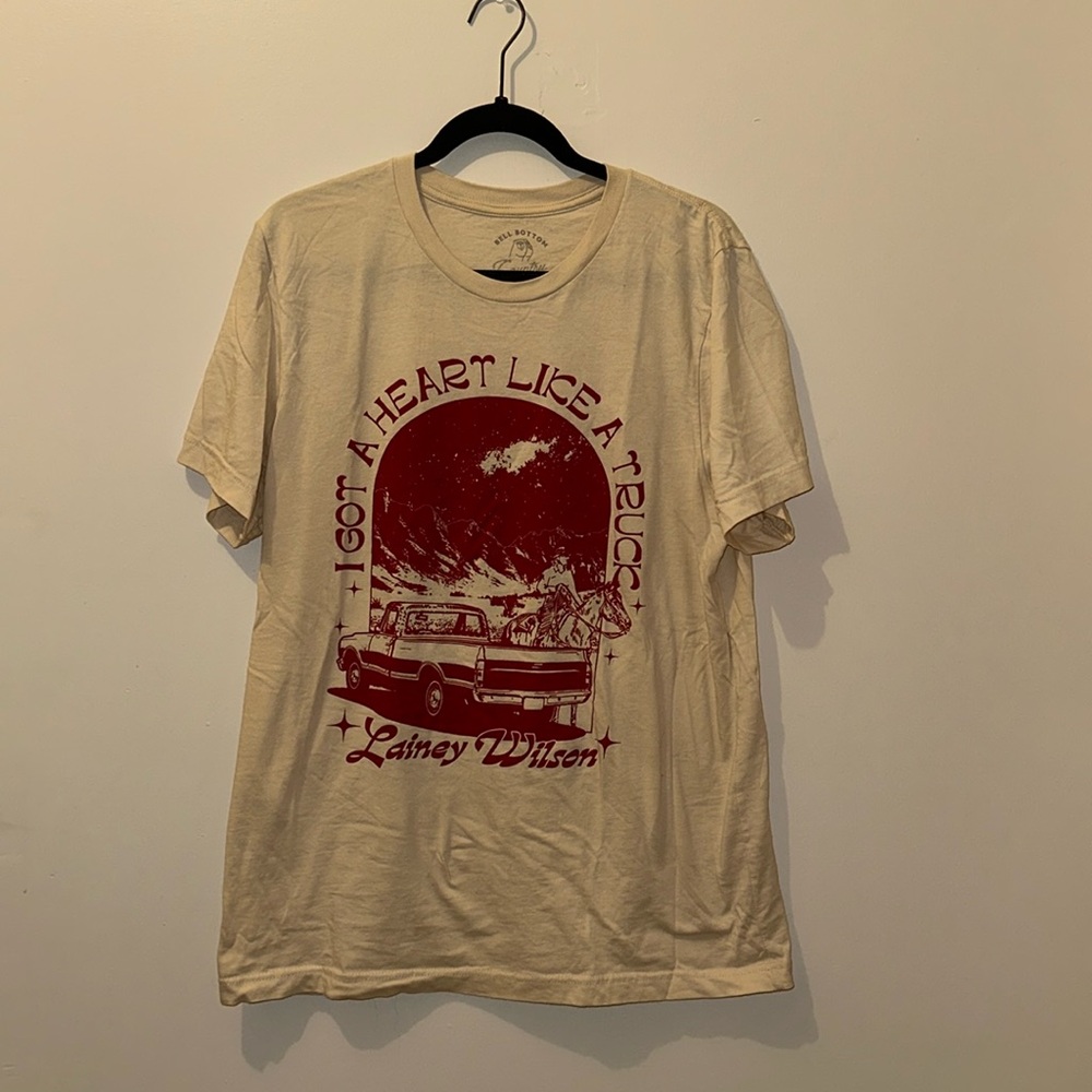 Lainey Wilson Shirt 🎸